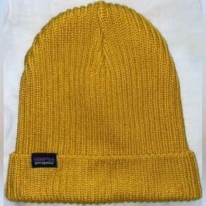 Patagonia Fisherman’s Rolled Beanie (Unisex) In a gorgeous yellow colour.